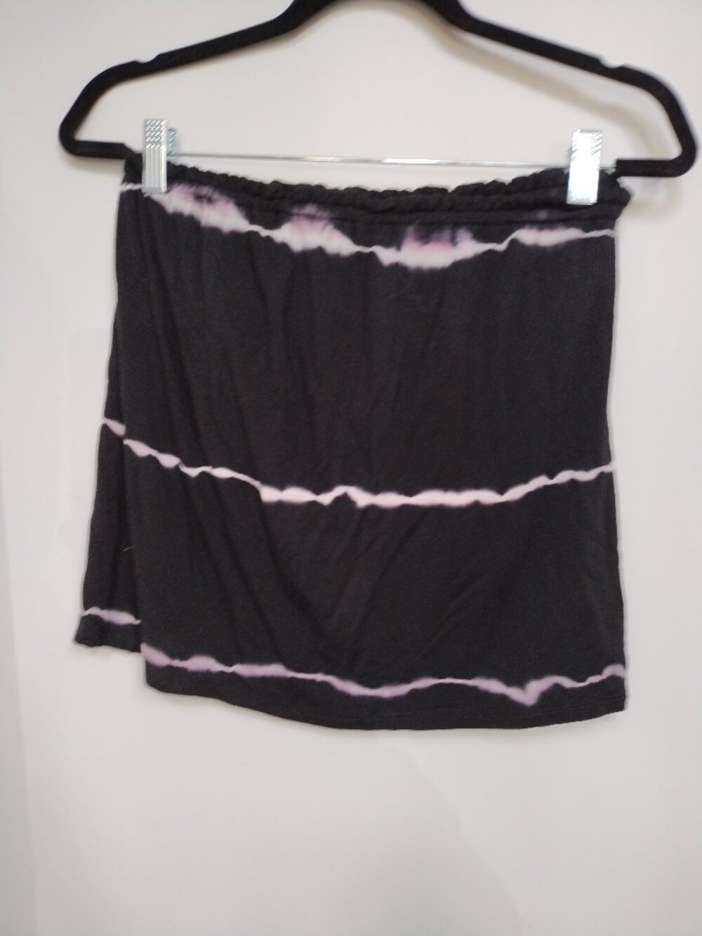 Strapless tie die tube top with under bra